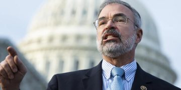 Democrats Plot Eleventh-Hour ‘Gerrymandering’ Effort to Oust Maryland’s Sole Republican Rep